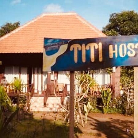 Titi Hostel นูซาเลมโบงัน ภายนอก รูปภาพ