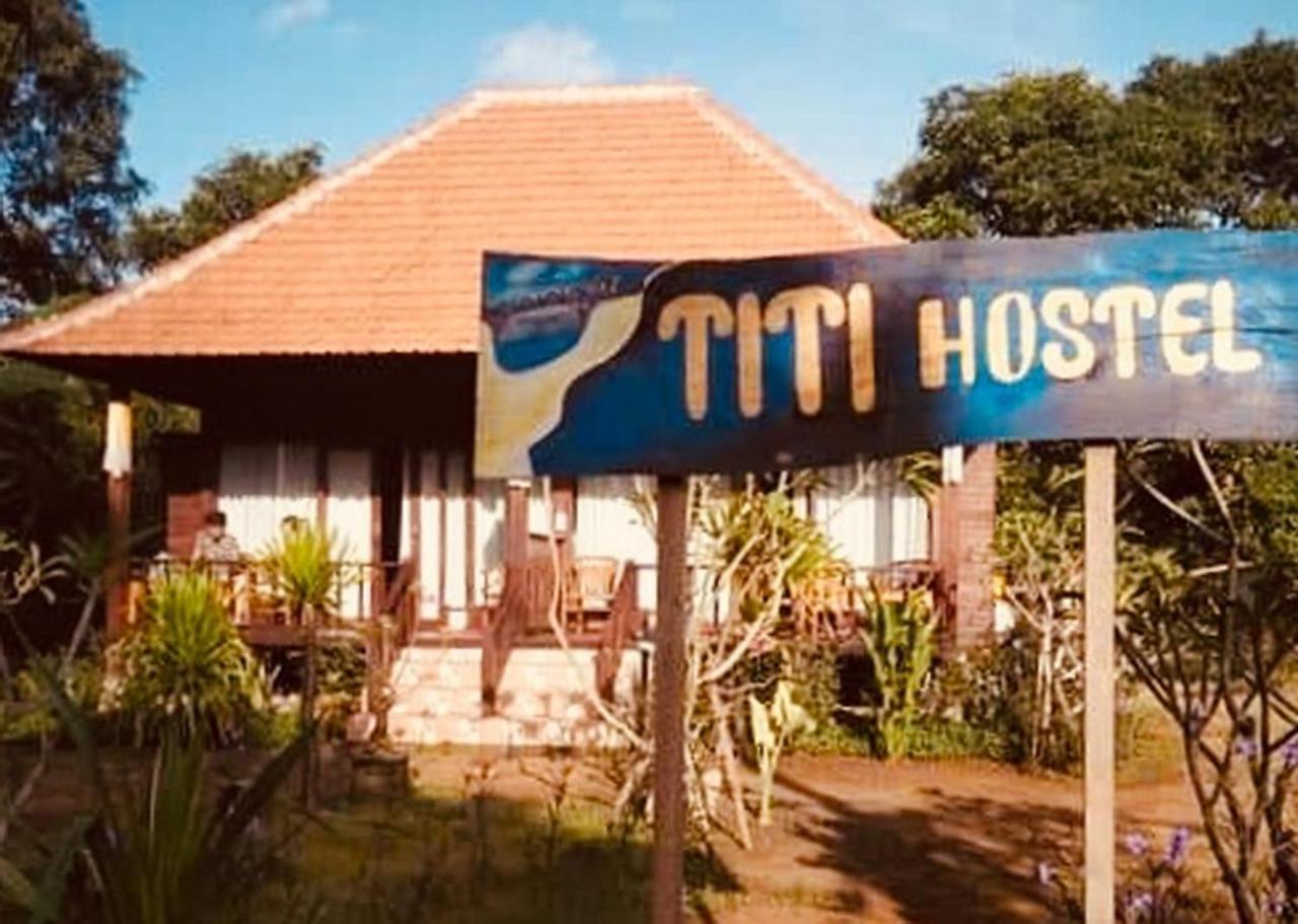 Titi Hostel นูซาเลมโบงัน ภายนอก รูปภาพ