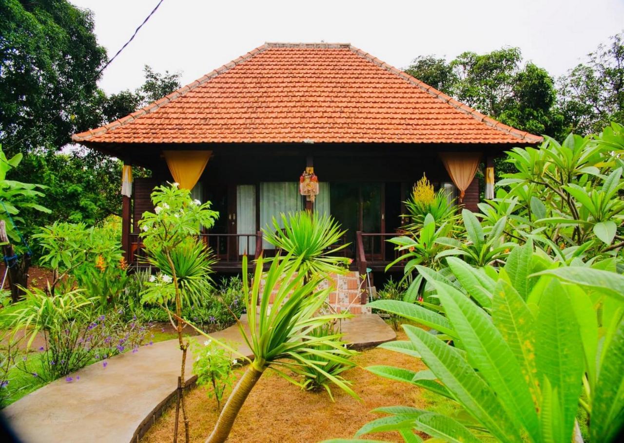 Titi Hostel นูซาเลมโบงัน ภายนอก รูปภาพ