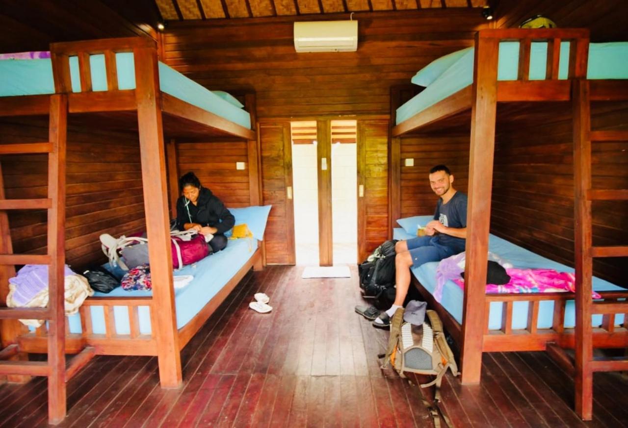 Titi Hostel นูซาเลมโบงัน ภายนอก รูปภาพ