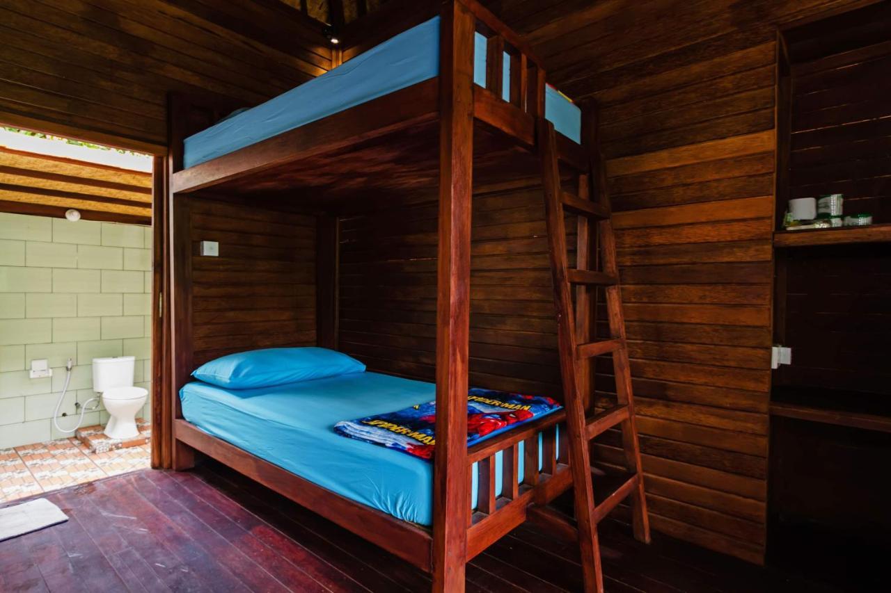 Titi Hostel นูซาเลมโบงัน ภายนอก รูปภาพ