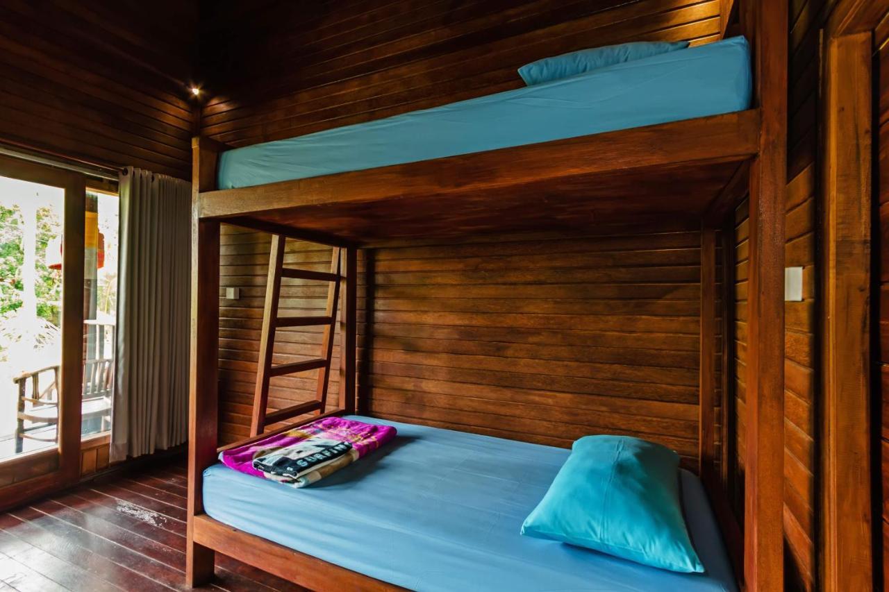 Titi Hostel นูซาเลมโบงัน ภายนอก รูปภาพ